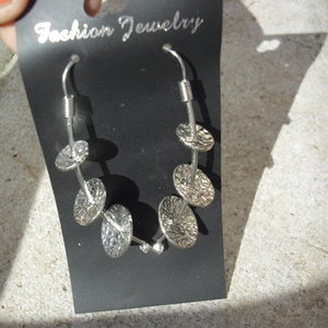 gorgeous earrings 3 is being swapped online for free