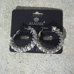 crystal hoops is being swapped online for free