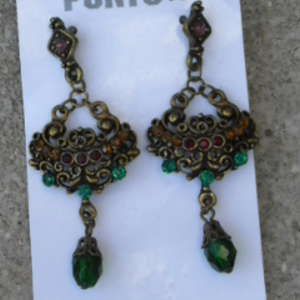 elegant earrings is being swapped online for free