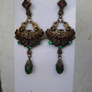 elegant earrings is being swapped online for free