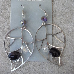 leaves earrings is being swapped online for free