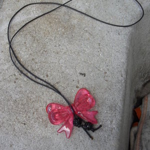 bow necklace is being swapped online for free