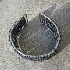  black bracelet is being swapped online for free