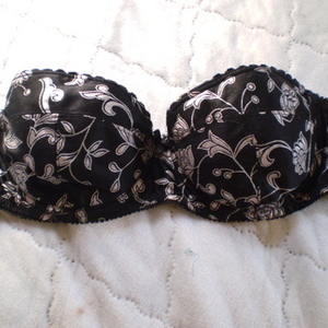 Strplss Blk & Silver Bra; 34C is being swapped online for free