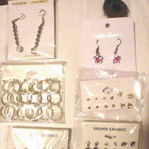 Lot of NEW Earrings! is being swapped online for free