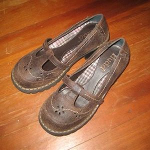 Brown Mary Janes Sz 7 is being swapped online for free
