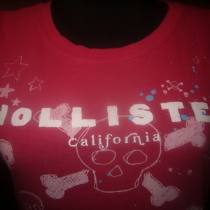 Hollister Medium Pink w Skulls is being swapped online for free