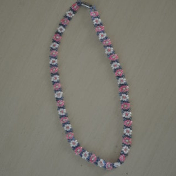 Flower beaded necklace-bracelet is being swapped online for free
