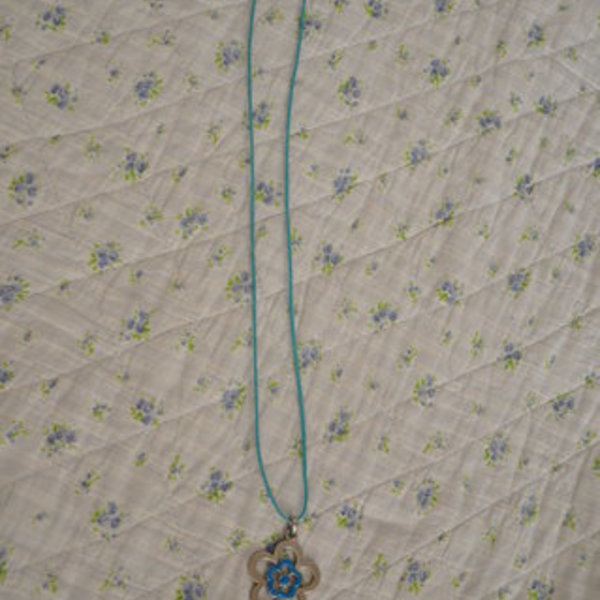 Turquoise flower necklace is being swapped online for free