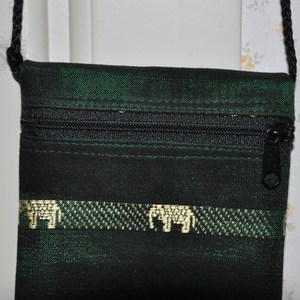 Ethnic shoulder bag is being swapped online for free