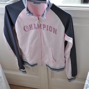 Champion sweatshirt is being swapped online for free