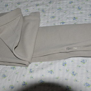 Zara leggings beige is being swapped online for free