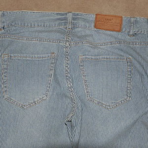 H&M cute looks like vintage pants is being swapped online for free