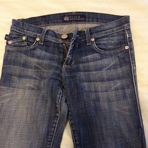 Rock & Republic jeans sz 25 is being swapped online for free
