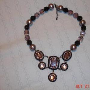 Vintage-like necklace is being swapped online for free