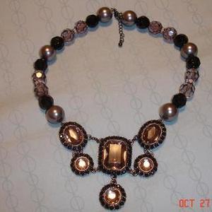 Vintage-like necklace is being swapped online for free