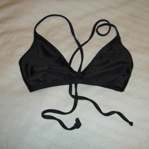 Black string bikini top is being swapped online for free