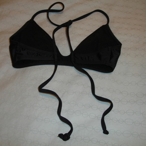 Black string bikini top is being swapped online for free
