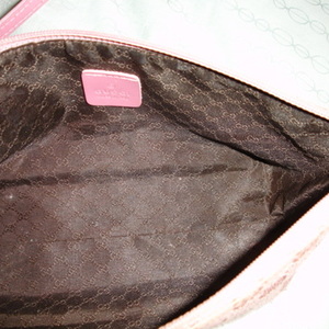 Faux Gucci Purse is being swapped online for free