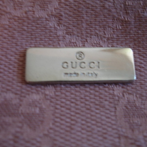 Faux Gucci Purse is being swapped online for free