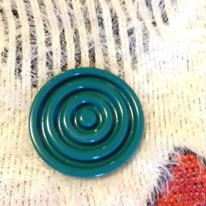 80's pin or broach is being swapped online for free