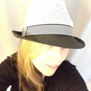 Summer Fedora  is being swapped online for free
