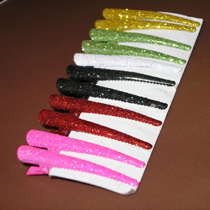 Sparkly Hair Clips is being swapped online for free