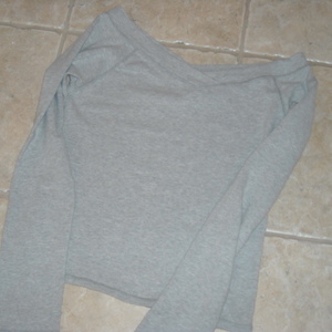 Abercrombie Top [XS] is being swapped online for free