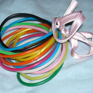 15 Colorful Jelly Bracelets! is being swapped online for free