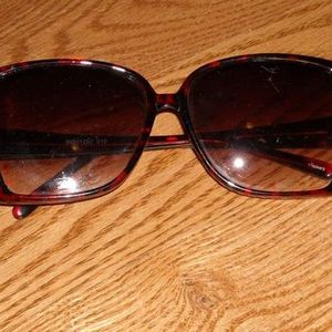 Big Brown Sunglasses is being swapped online for free