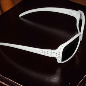White Jeweled Sunglasses is being swapped online for free