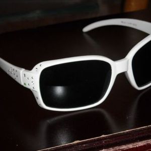 White Jeweled Sunglasses is being swapped online for free