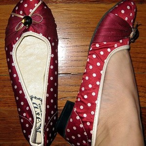 cute flats bow polka dots 5.5 is being swapped online for free