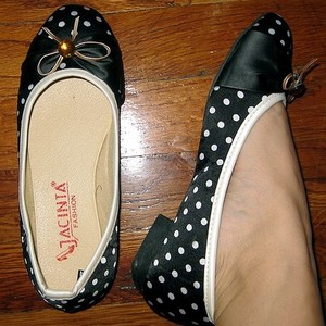 cute flats bow polka dots 4.5 is being swapped online for free