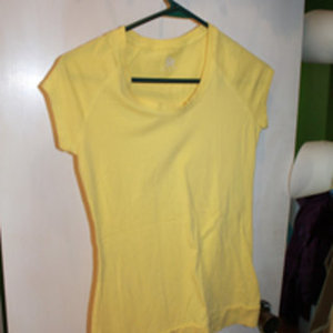 Yellow shirt is being swapped online for free
