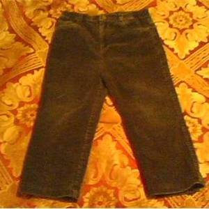 Navy cords 4T is being swapped online for free