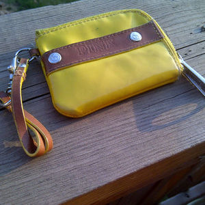 PINK Coin Purse/Wristlet is being swapped online for free