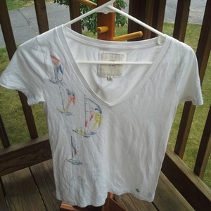 Abercrombie V-Neck is being swapped online for free