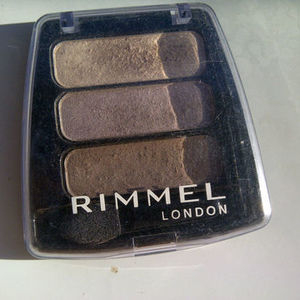 Makeup is being swapped online for free