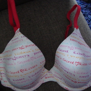 Victoria's Secret Bra is being swapped online for free