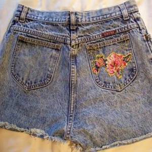 High Waisted Rose Shorts is being swapped online for free