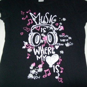 Charlotte Russe  S Black Shirt is being swapped online for free