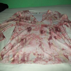 LEI XL Longsleeve Shirt is being swapped online for free