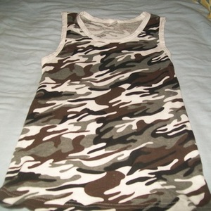 Sophia M/L Tank Top is being swapped online for free