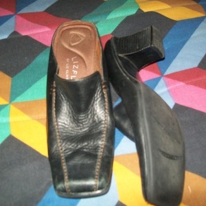 Black High Heels 7.5 is being swapped online for free