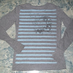 Aeropostale Grey Shirt Small is being swapped online for free