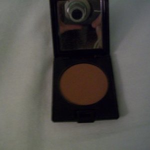 Elizabeth Arden Brozer Powered is being swapped online for free