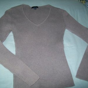 Gap Medium Long Sleeve Shirt is being swapped online for free