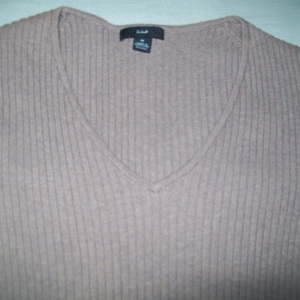 Gap Medium Long Sleeve Shirt is being swapped online for free