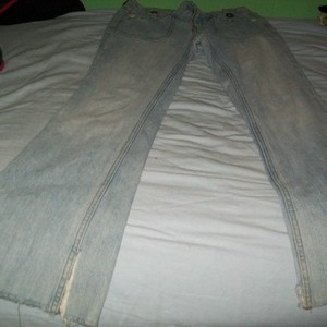 LEI 5 Jeans is being swapped online for free